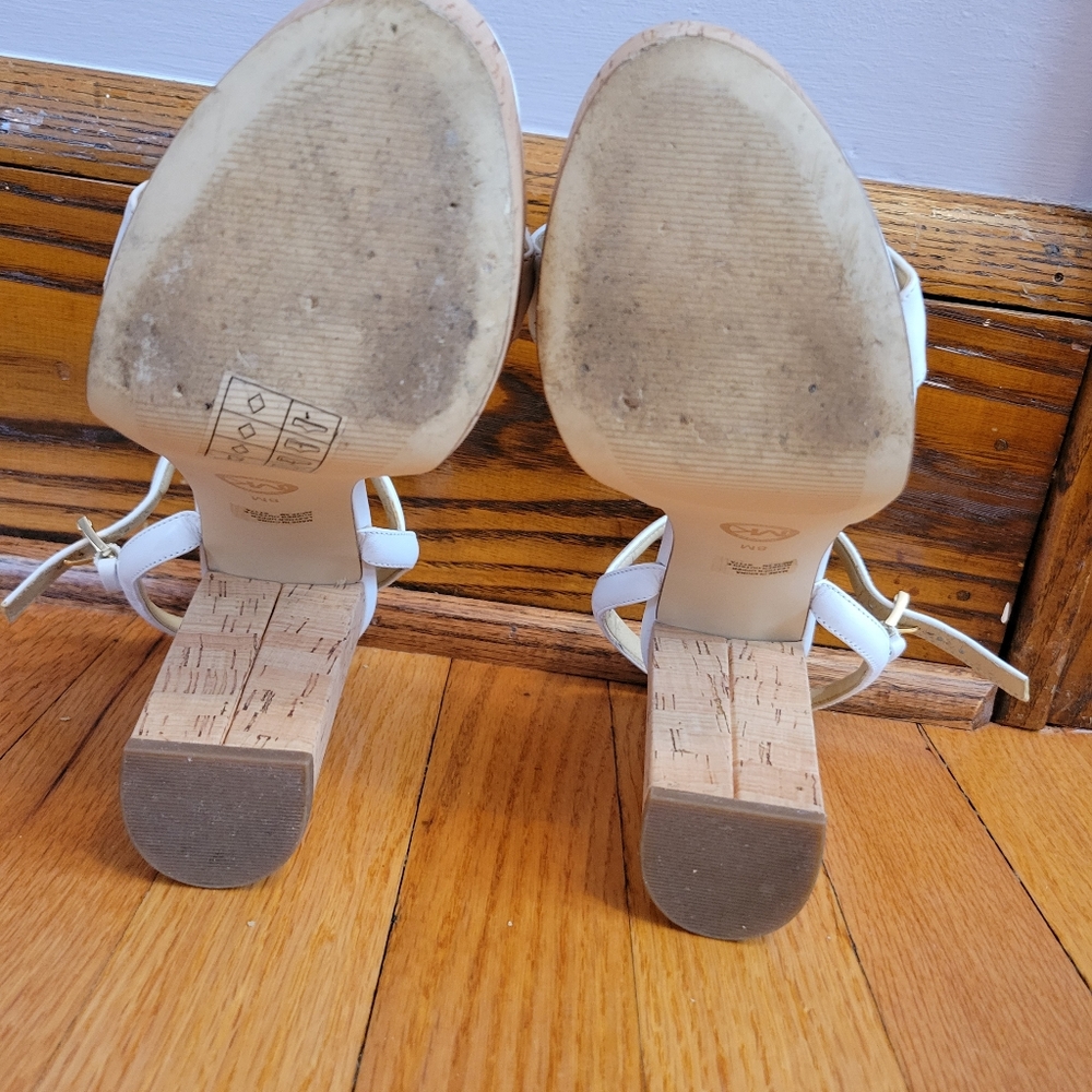 Michael Kors White Platform - Picture 3 of 5